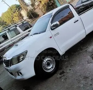 Toyota Hilux 2011 White