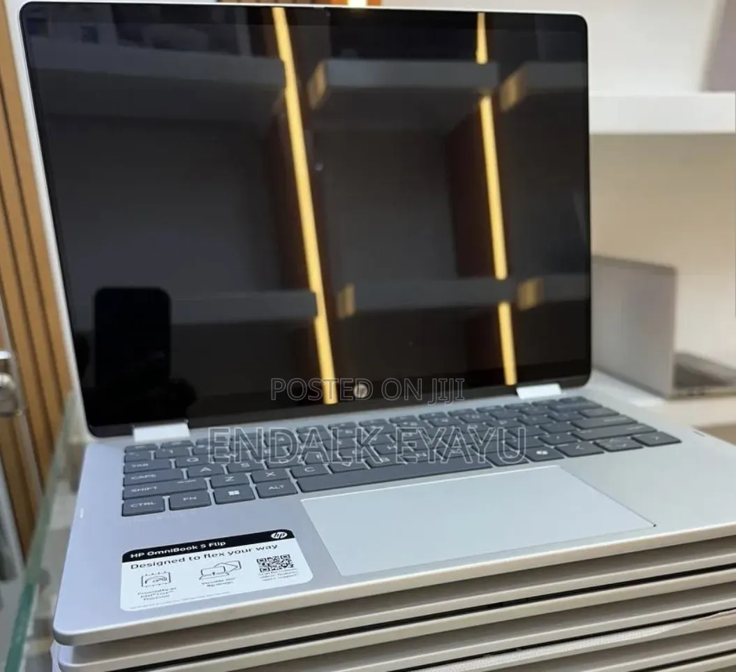 New Laptop HP OmniBook 5 Flip 16GB Intel Core 7 SSD 512GB