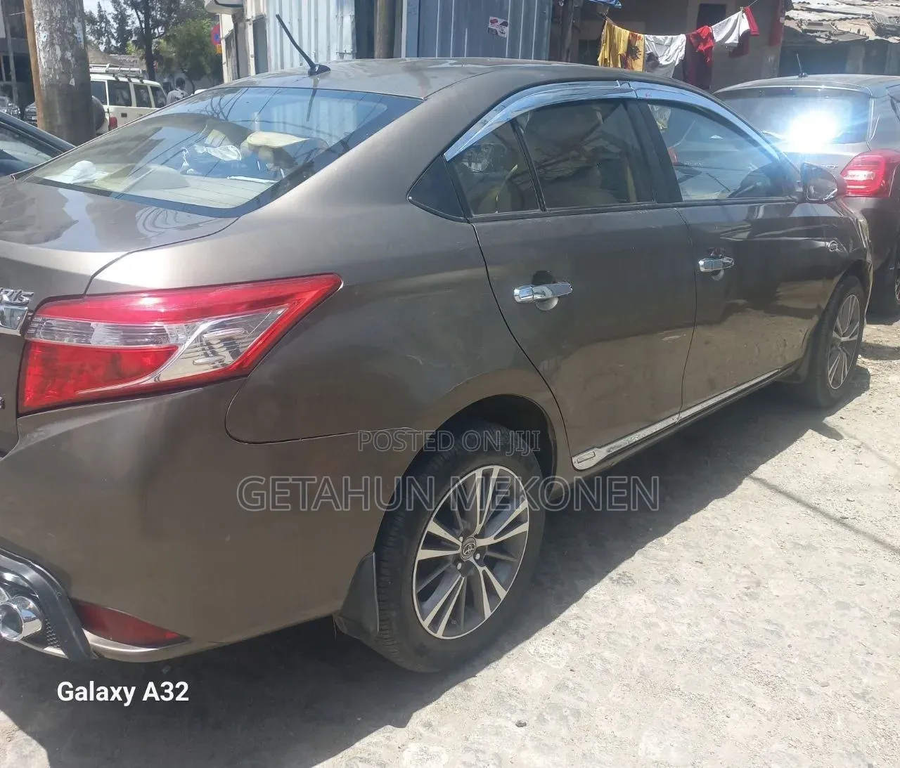 Toyota Yaris 2015 Gold