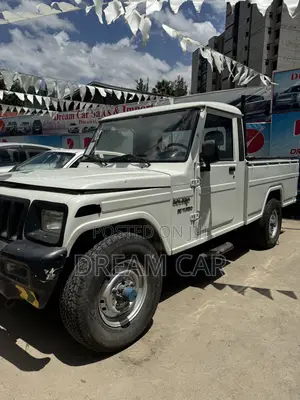 Mahindra Commander 2004 White