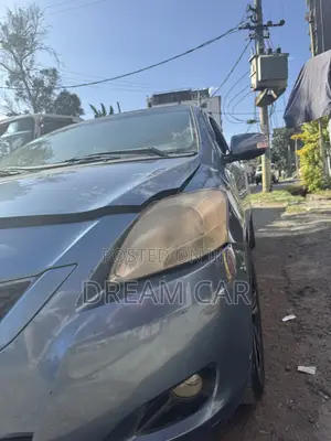 Toyota Yaris 2011 Blue
