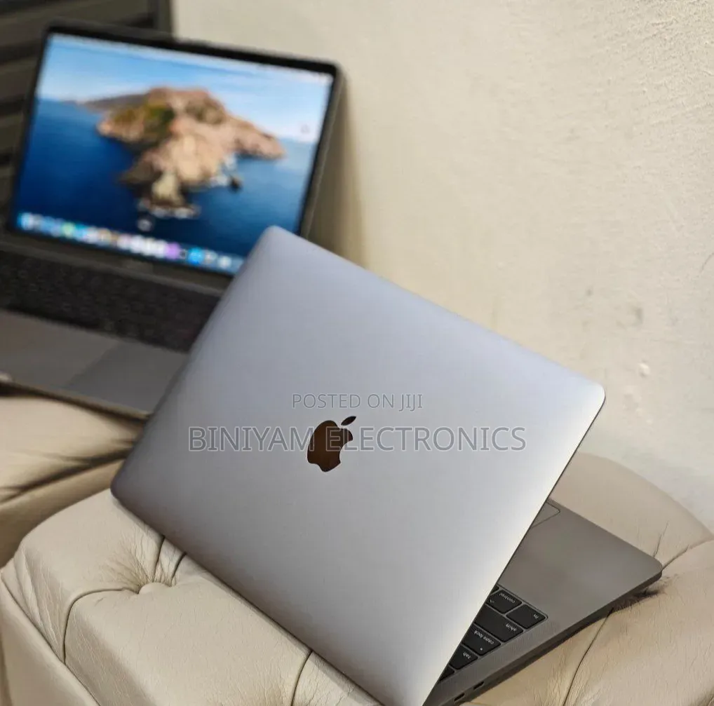 New Laptop Apple MacBook Pro 2019 16GB Intel Core i7 SSD 256GB