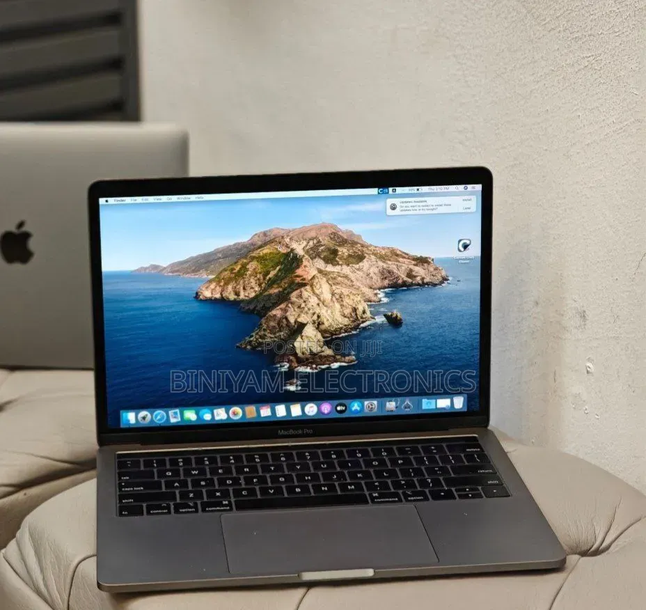 New Laptop Apple MacBook Pro 2019 16GB Intel Core i7 SSD 256GB