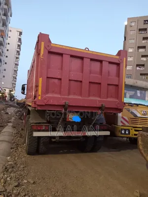 Sinotruk Howo 2025 Red