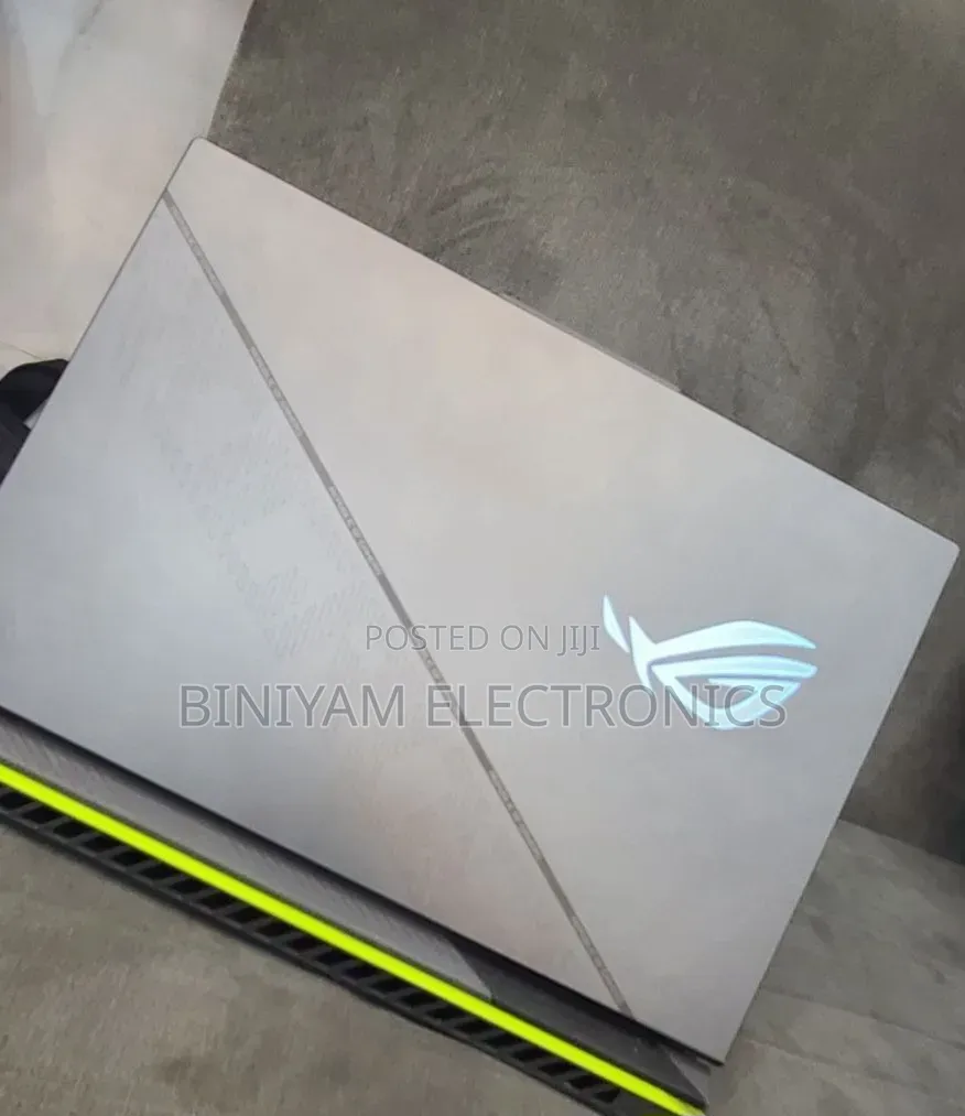 New Laptop Asus ROG Strix G16 G614 16GB Intel Core i9 SSD 1T