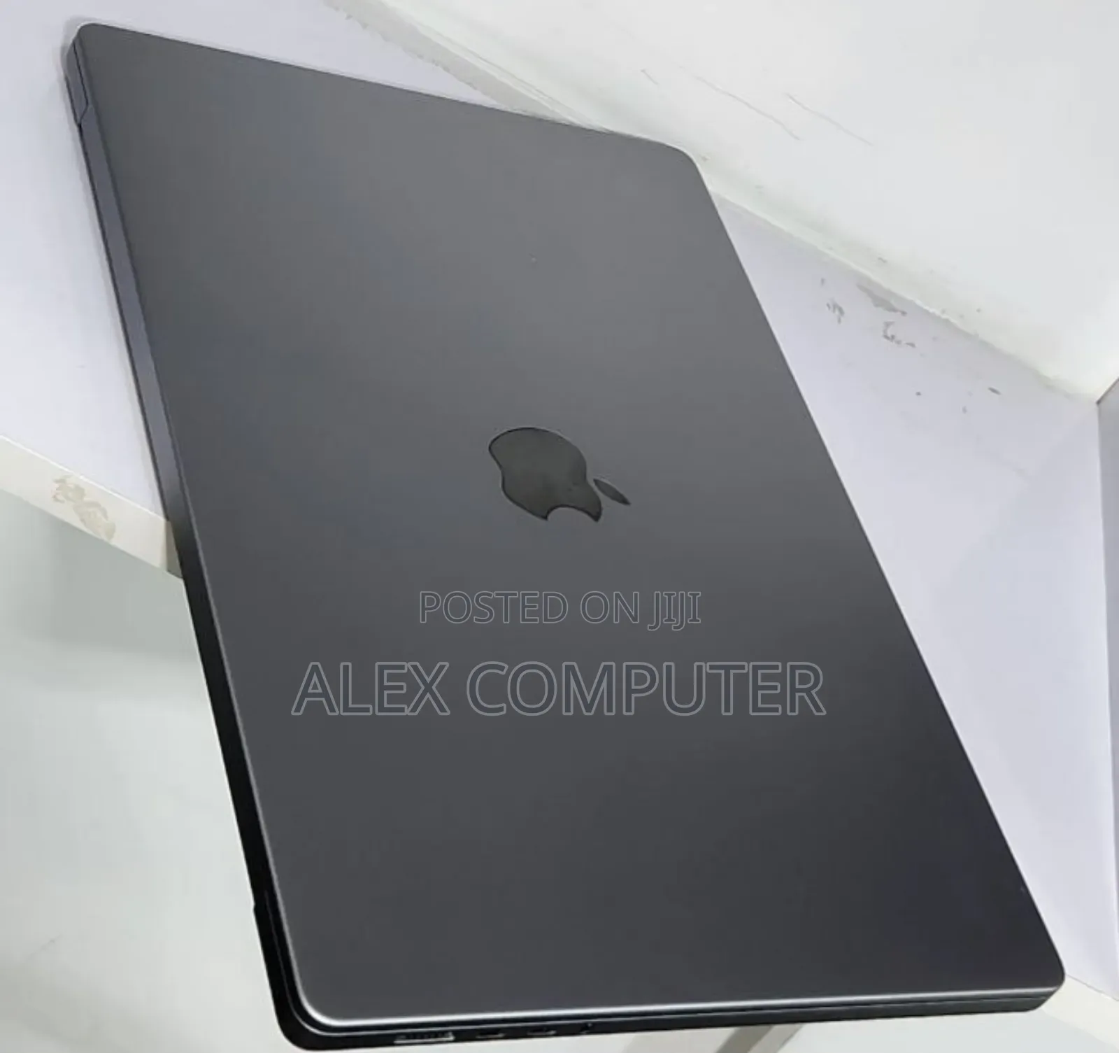 New Laptop Apple MacBook Pro 2023 M3 8GB Apple M3 SSD 512GB