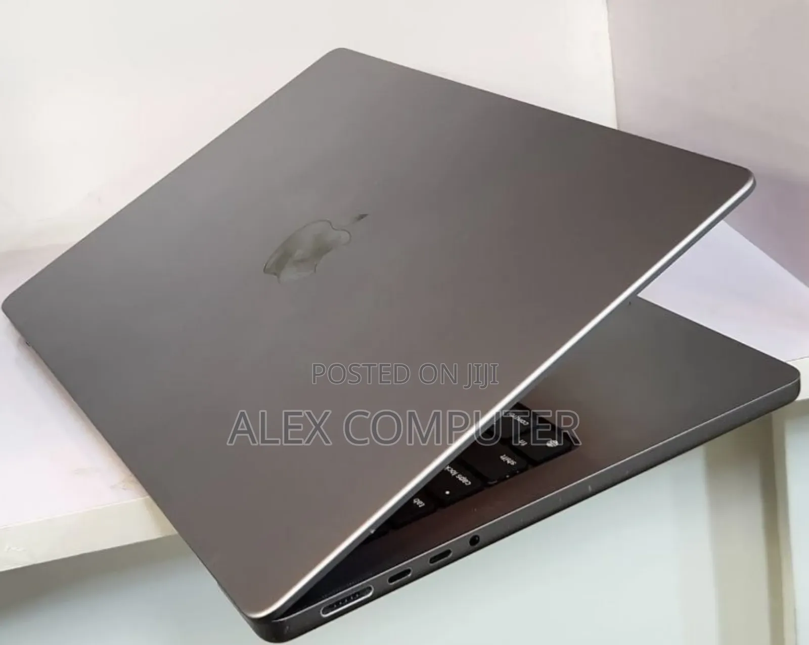 New Laptop Apple MacBook Pro 2023 M3 8GB Apple M3 SSD 512GB