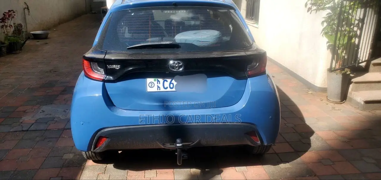 Toyota Yaris 2021 Blue