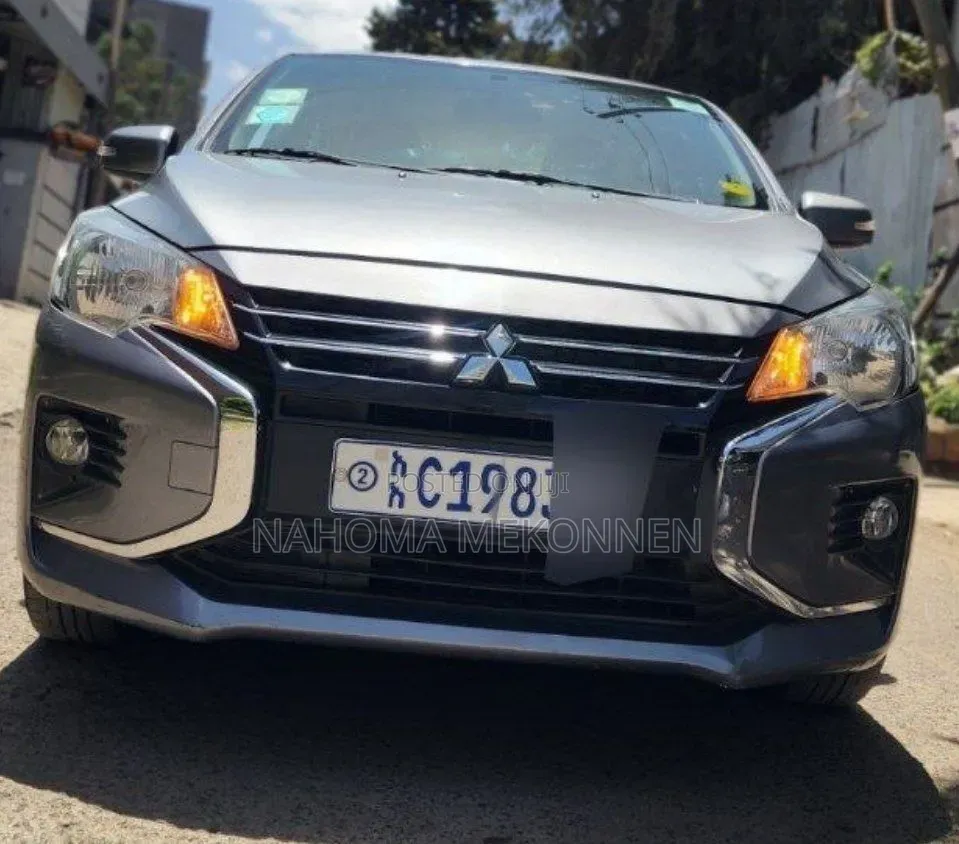 Mitsubishi Attrage 2022 Gray