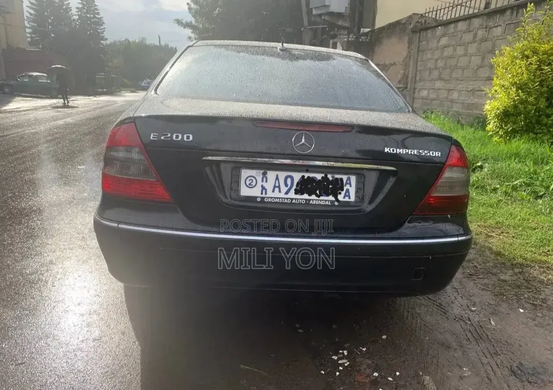 Mercedes-Benz E200 2006 Black