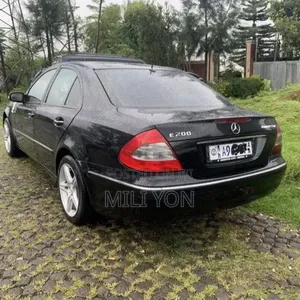 Mercedes-Benz E200 2006 Black