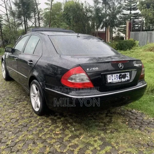 Mercedes-Benz E200 2006 Black