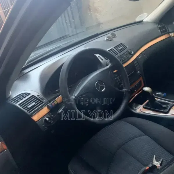Mercedes-Benz E200 2006 Black