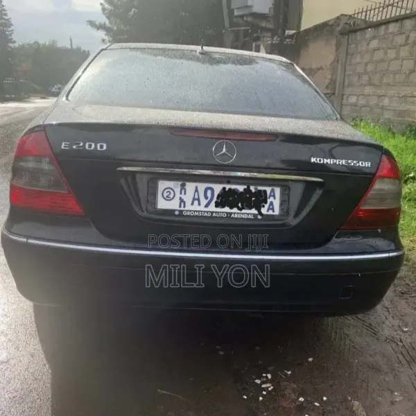 Mercedes-Benz E200 2006 Black