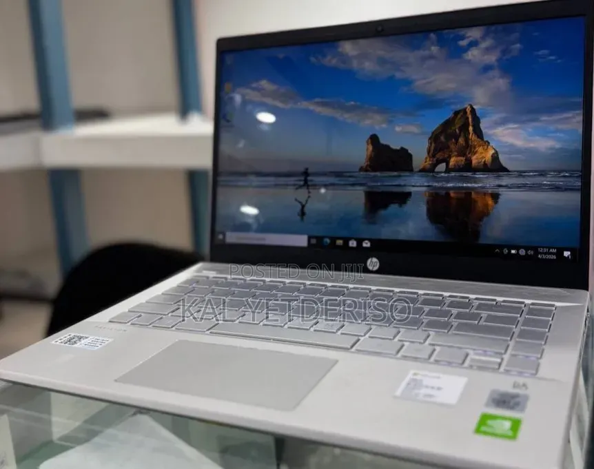 New Laptop HP Pavilion 10 8GB Intel Core i7 SSD 512GB
