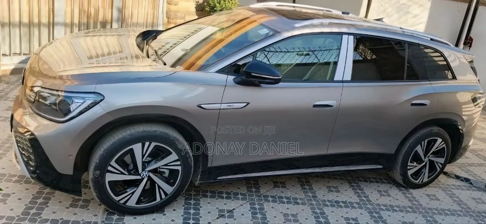 Volkswagen ID.6 2024 Gold
