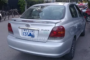 Toyota Platz 2004 Silver