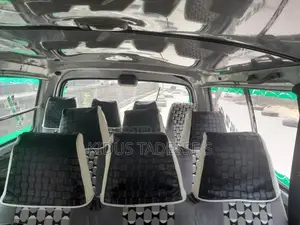 Toyota HiAce 2011 Silver