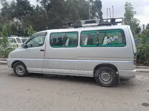 Toyota HiAce 2011 Silver