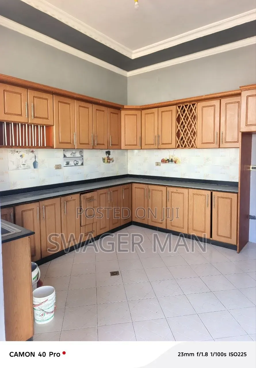 Furnished 4bdrm Villa in Legetafo Abune Kiros, Yeka for sale