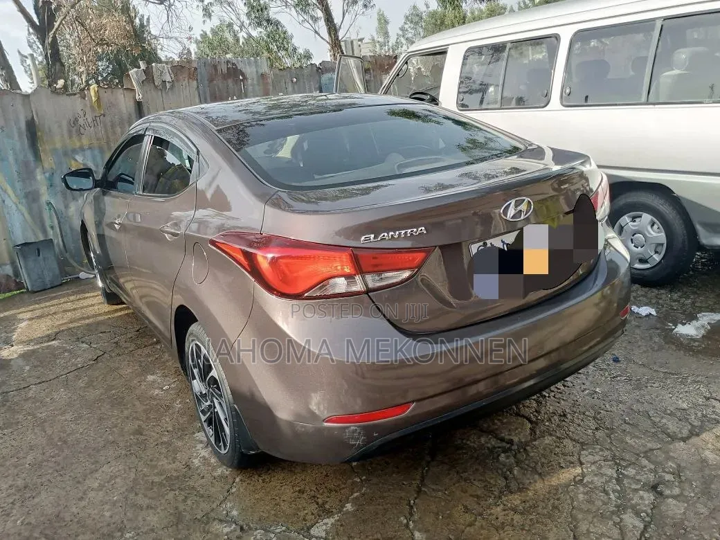 Hyundai Elantra 2014 Brown
