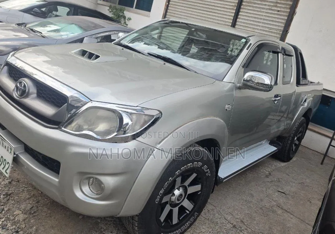 Toyota Hilux 2009 Silver