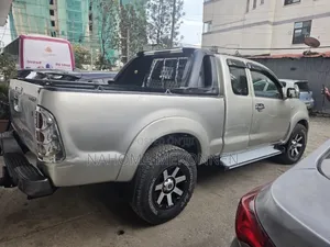 Toyota Hilux 2009 Silver