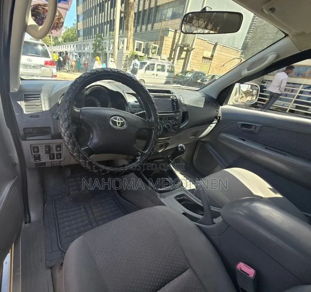 Toyota Hilux 2009 Silver