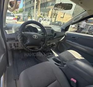 Toyota Hilux 2009 Silver