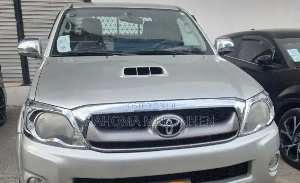 Toyota Hilux 2009 Silver