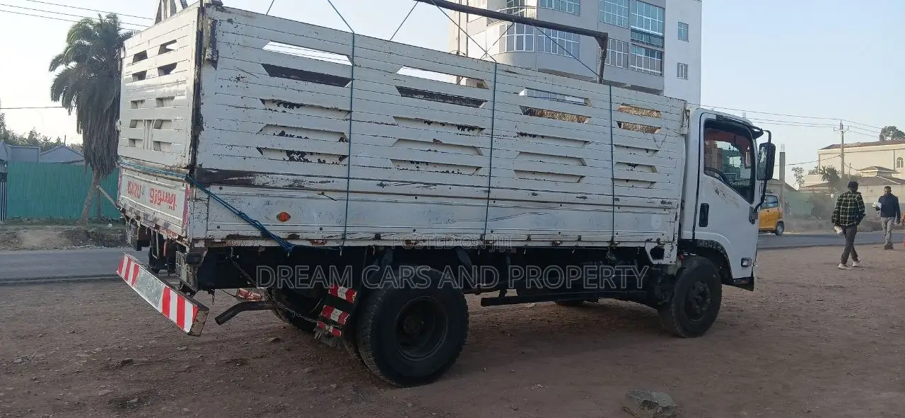 2015 Isuzu Obama