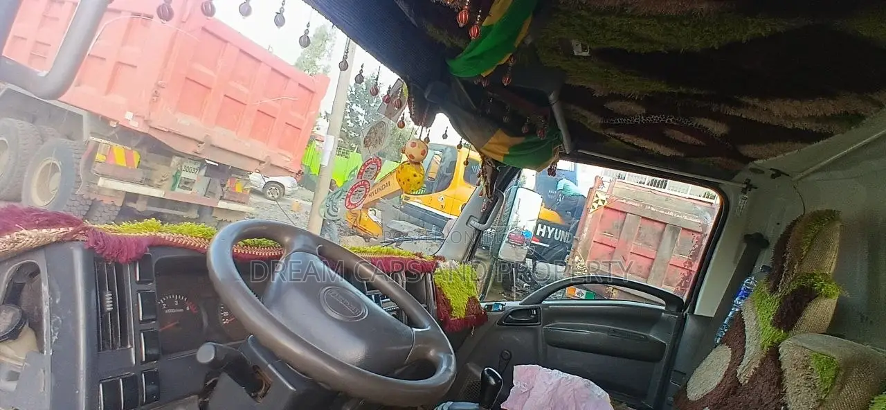 2015 Isuzu Obama