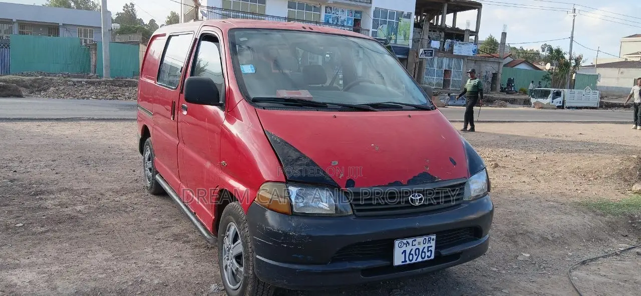Toyota HiAce 2006 Red