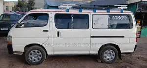 Toyota HiAce 2004 White
