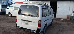Toyota HiAce 2004 White
