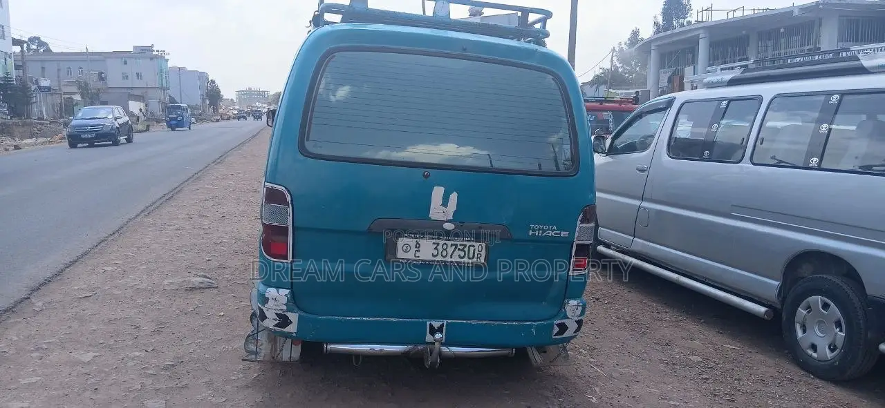 Toyota HiAce 1997 Blue