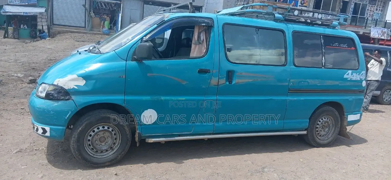 Toyota HiAce 1997 Blue