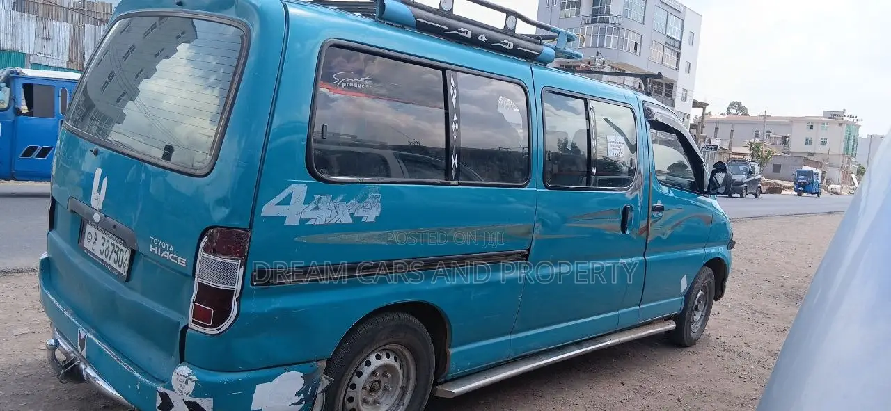 Toyota HiAce 1997 Blue