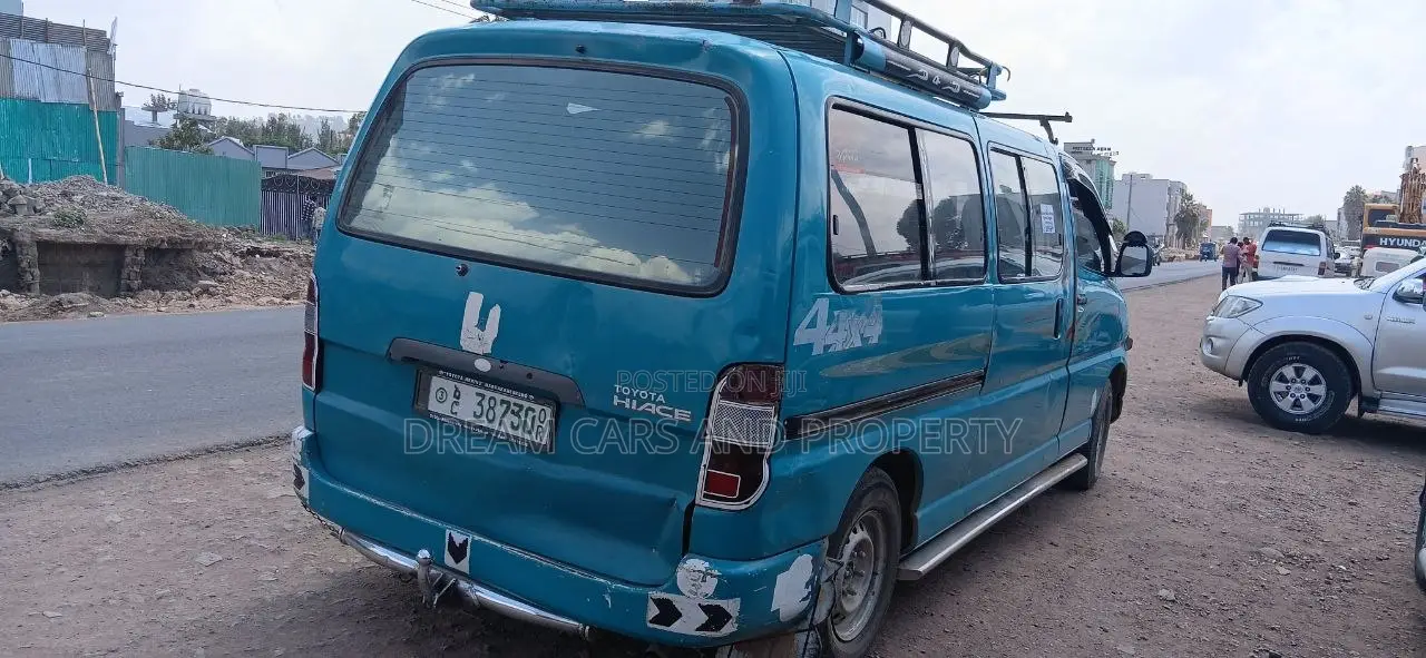 Toyota HiAce 1997 Blue