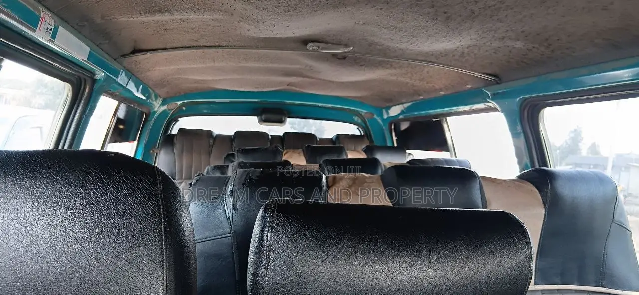 Toyota HiAce 1997 Blue