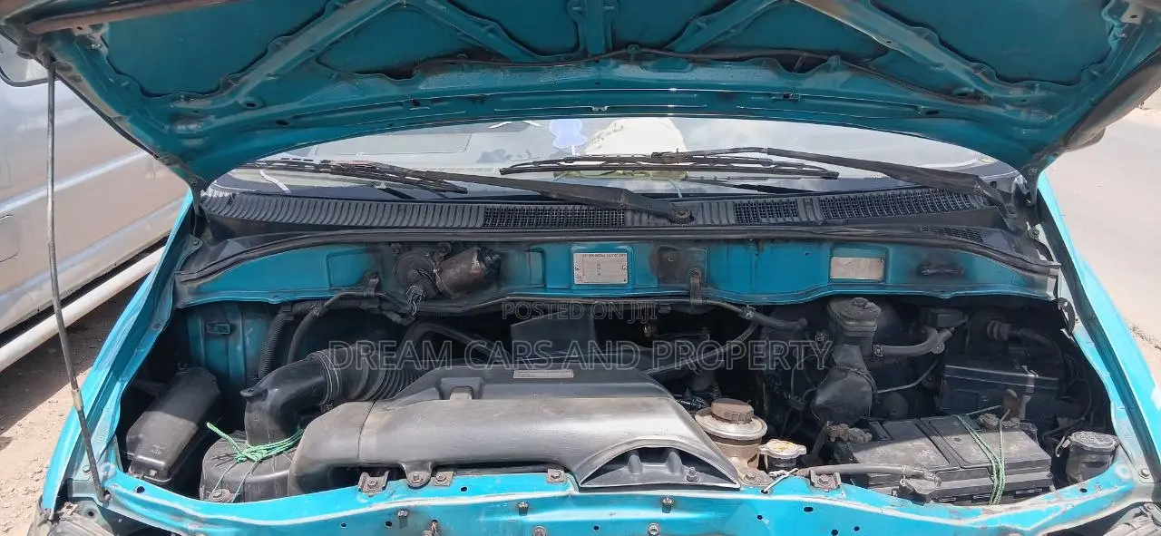 Toyota HiAce 1997 Blue