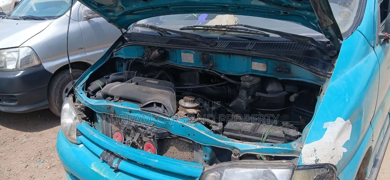 Toyota HiAce 1997 Blue