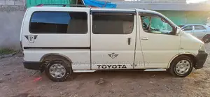 Toyota HiAce 2011 White