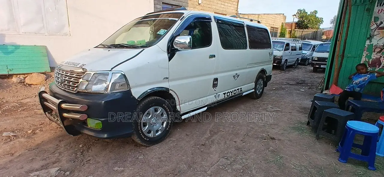 Toyota HiAce 2011 White