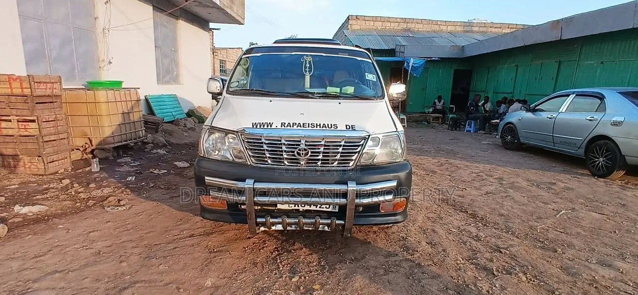 Toyota HiAce 2011 White