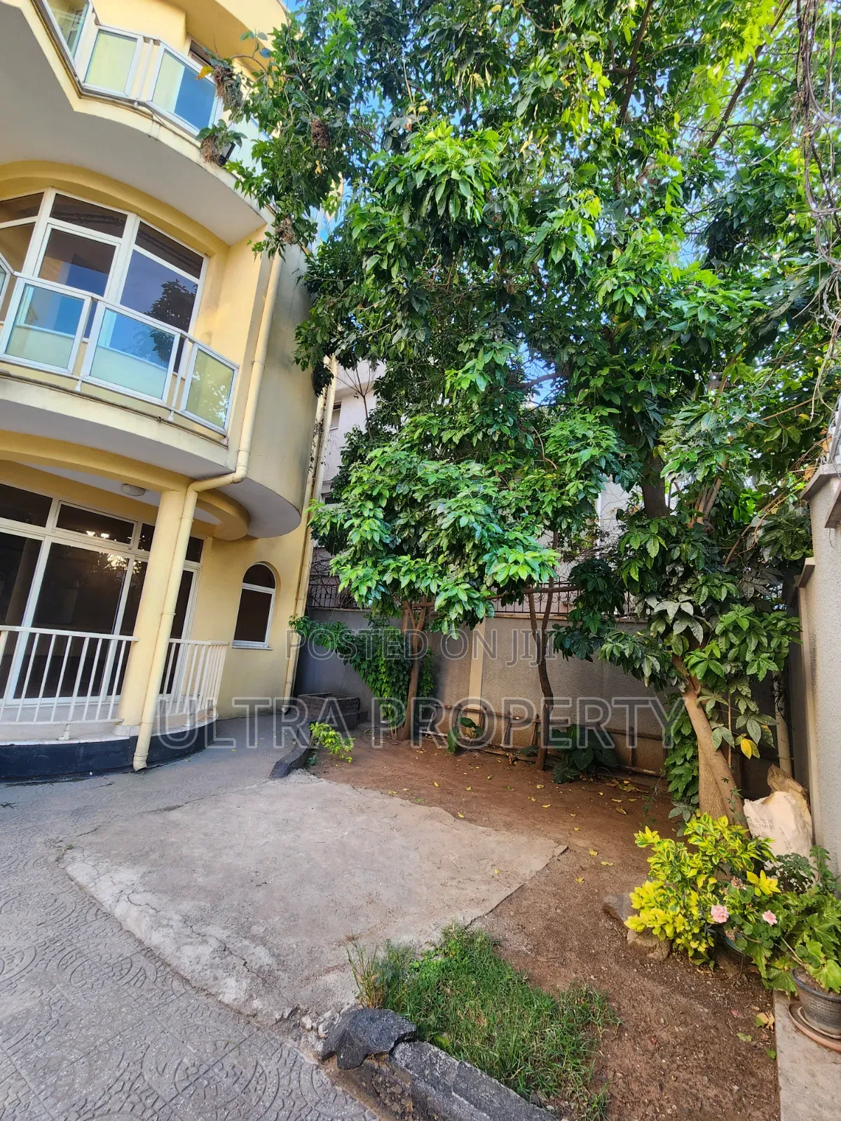 7bdrm House in Bole for rent