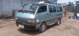 Toyota HiAce 2002 Silver