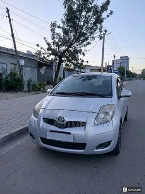Toyota Yaris 2010 Silver