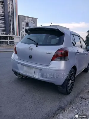 Toyota Yaris 2010 Silver