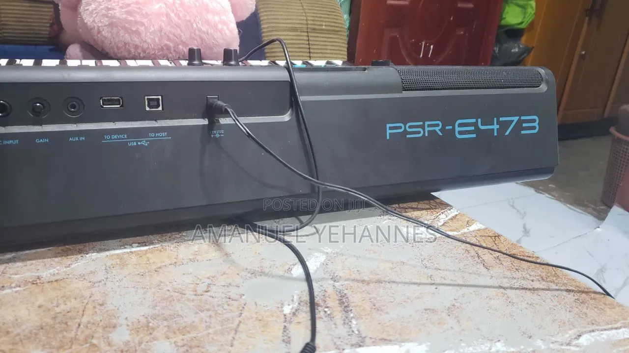 Yamaha PSR E473 Keyboard Piano